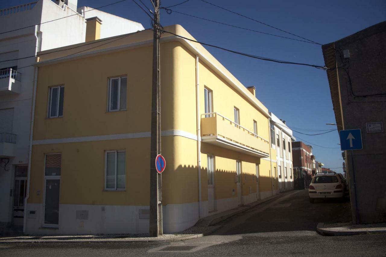 Friendly Peniche Apartment Exterior photo